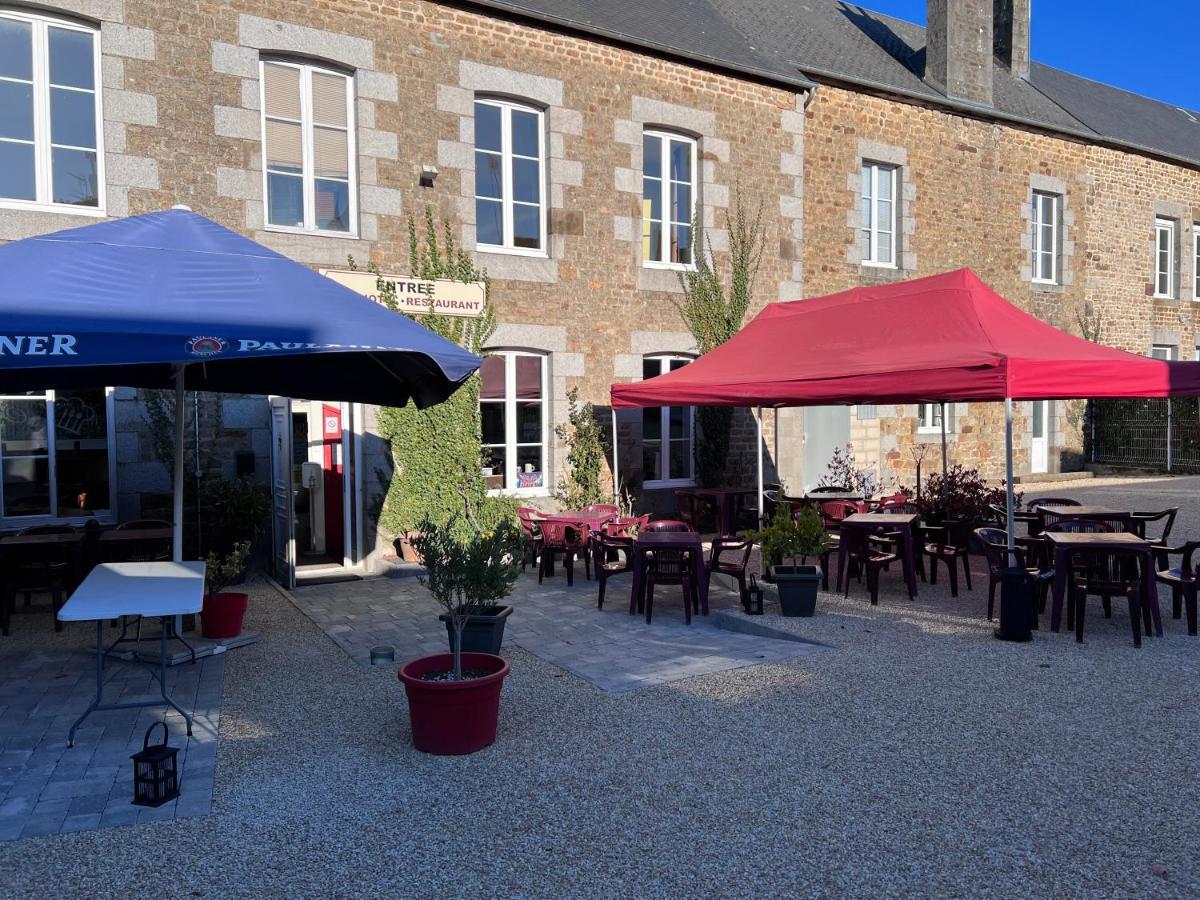 Hotel Au Père Tranquille Tinchebray-Bocage Esterno foto