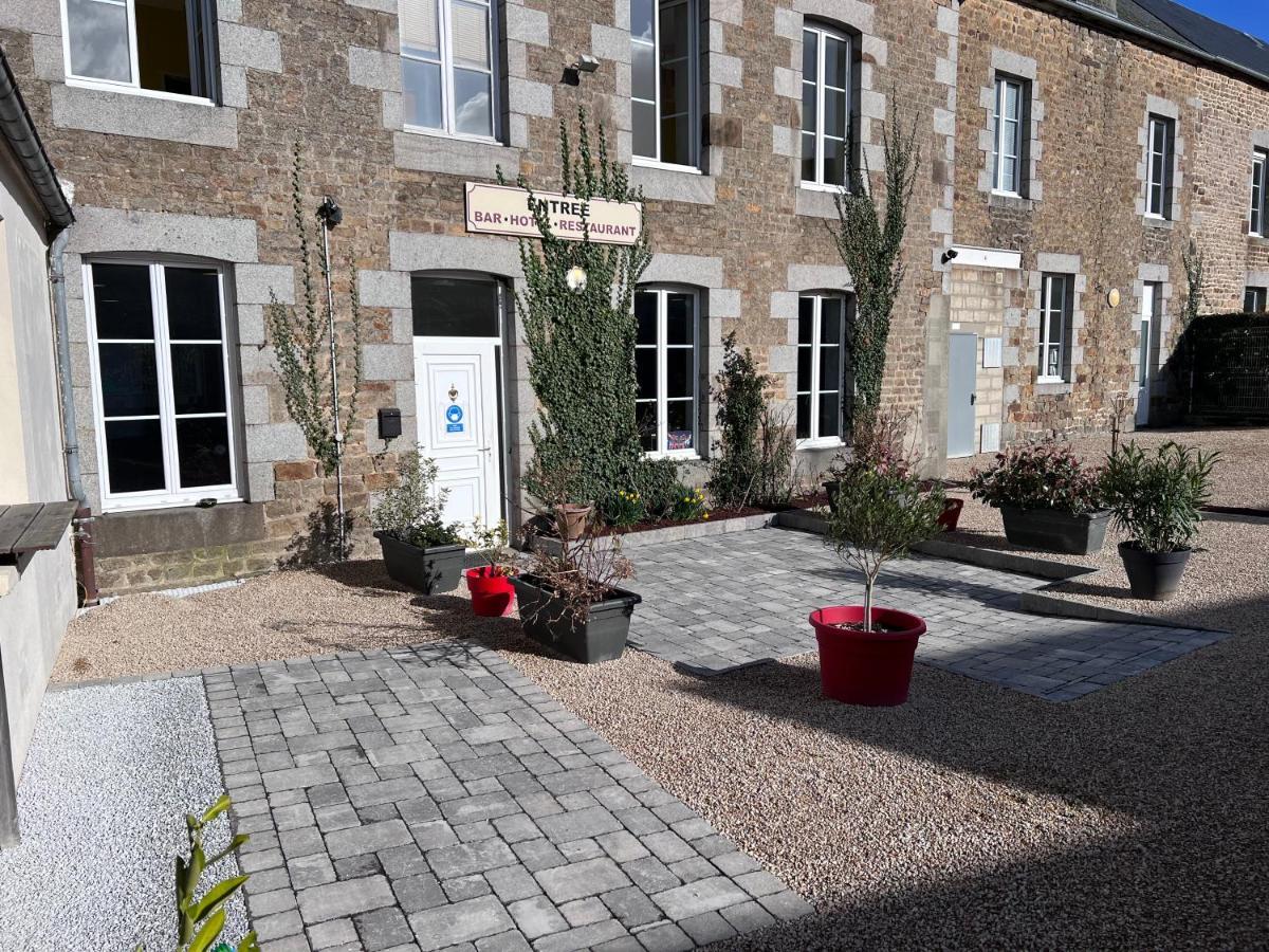 Hotel Au Père Tranquille Tinchebray-Bocage Esterno foto