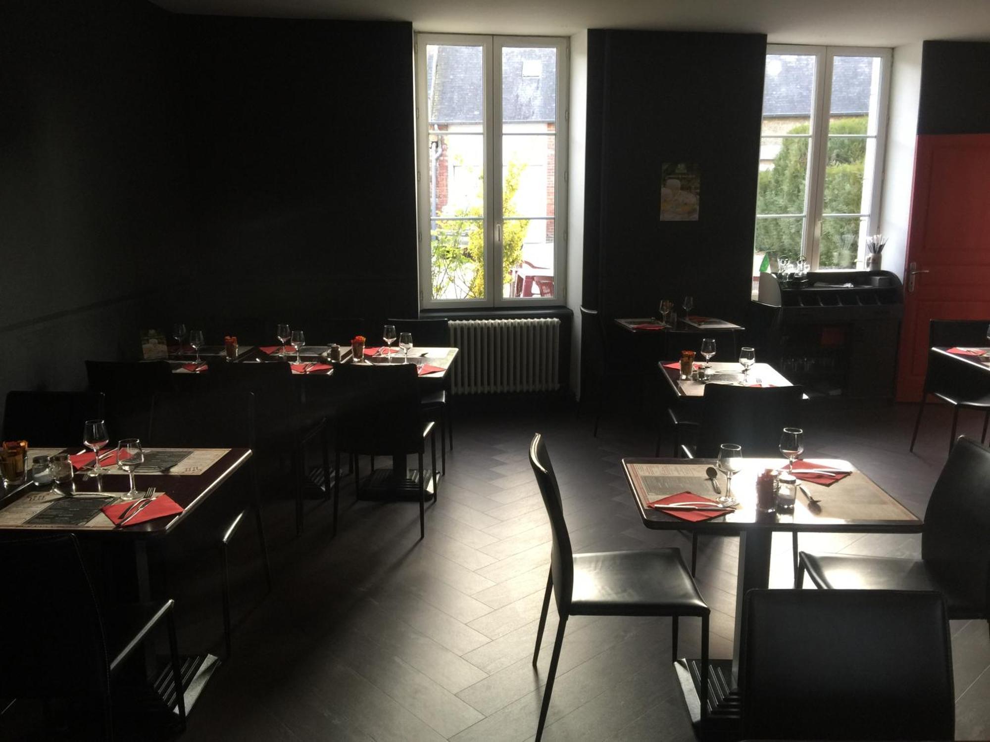 Hotel Au Père Tranquille Tinchebray-Bocage Esterno foto