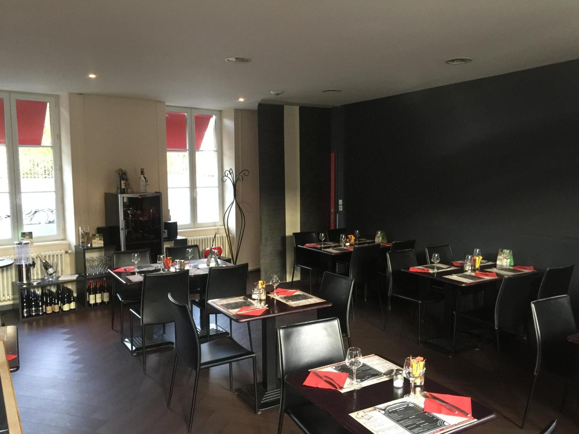 Hotel Au Père Tranquille Tinchebray-Bocage Esterno foto