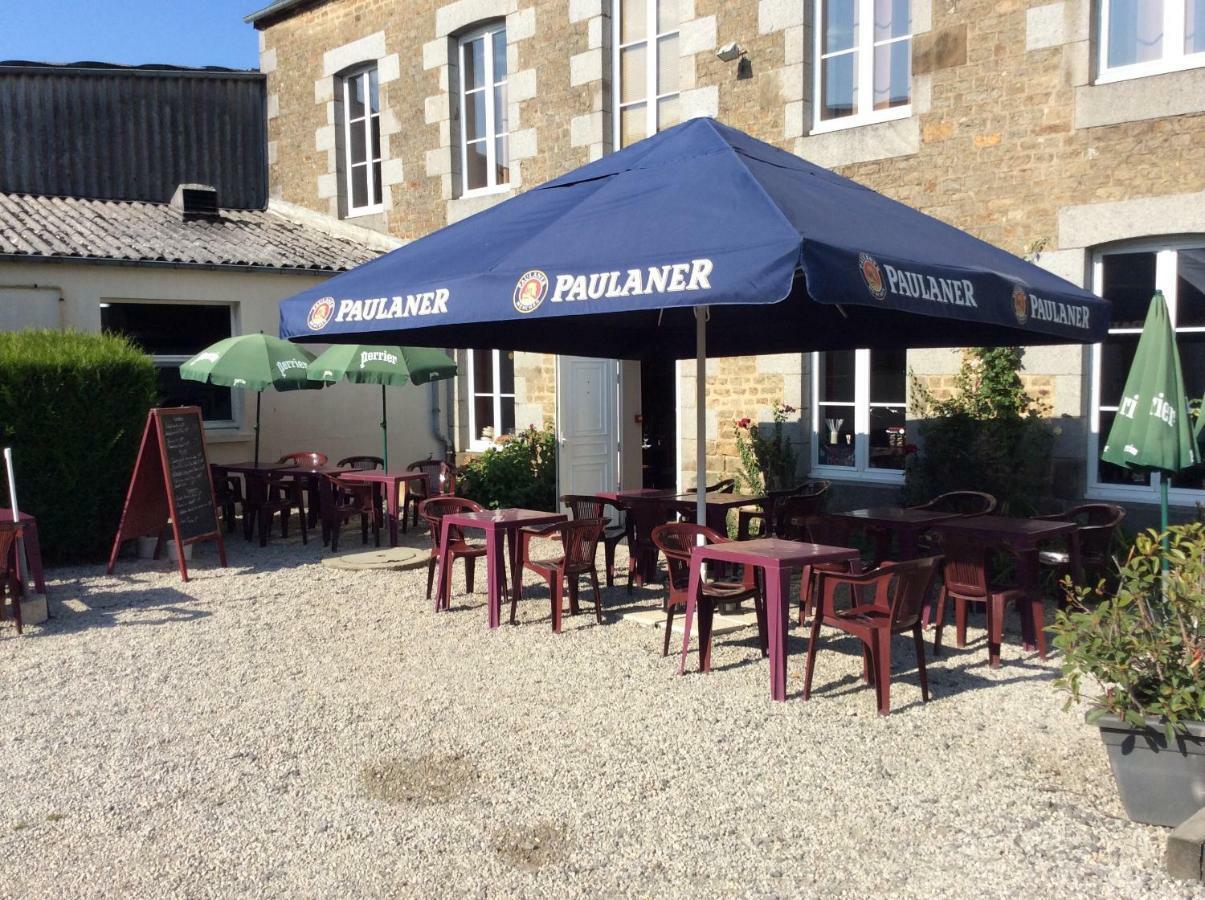 Hotel Au Père Tranquille Tinchebray-Bocage Esterno foto
